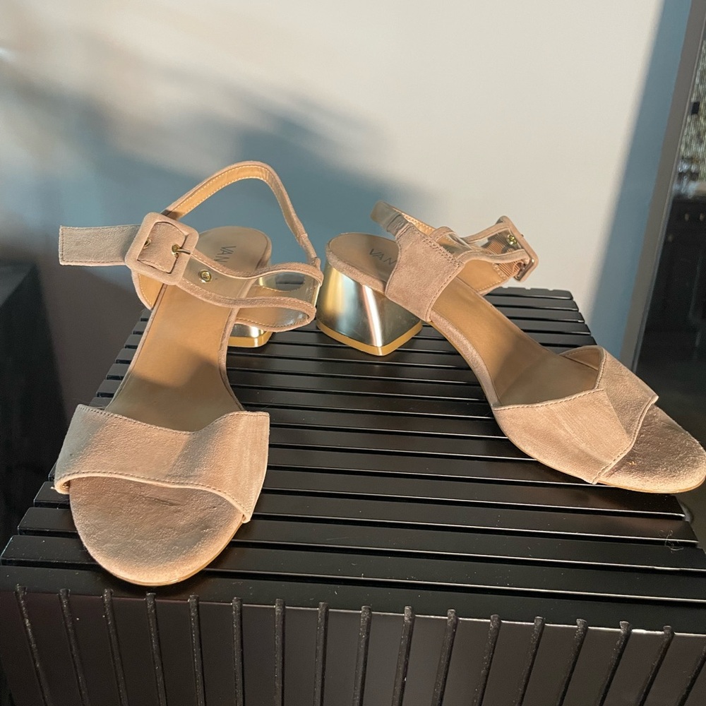 VANELi Beige Suede Metallic Block Heel Sandals Size 9W- Like New